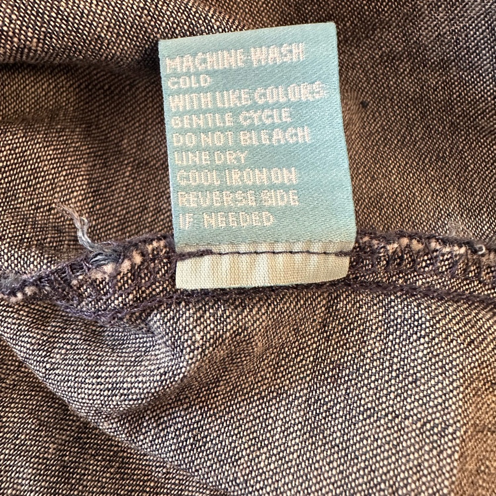 J. McLaughlin Chambray Denim Puff Sleeve Yoke Blouse Medium Blue - Picture 8 of 8